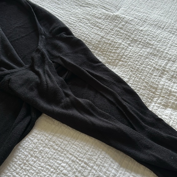 Express Black Fitted Sweater with Cold Shoulder Half Sleeves - Picture 8 of 11